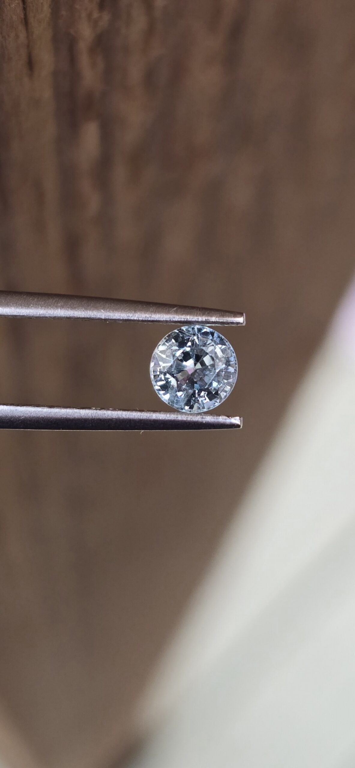 4.75x3.36mm round Australian sapphire facet