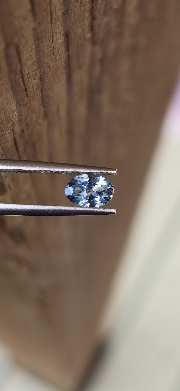 6.05x4.20x2.56mm oval Australian sapphire facet