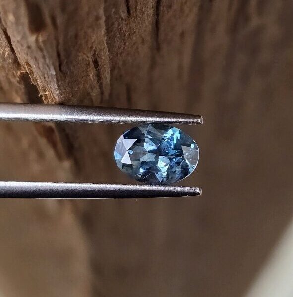 6.90x4.97x3.18mm oval Australian sapphire facet