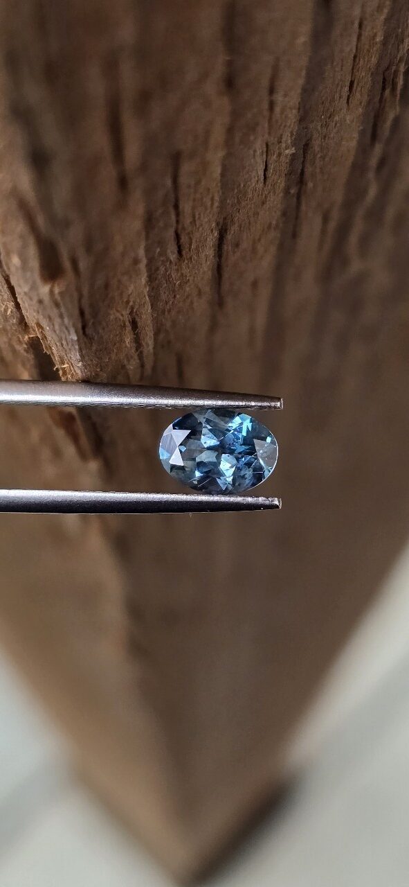 6.90x4.97x3.18mm oval Australian sapphire facet