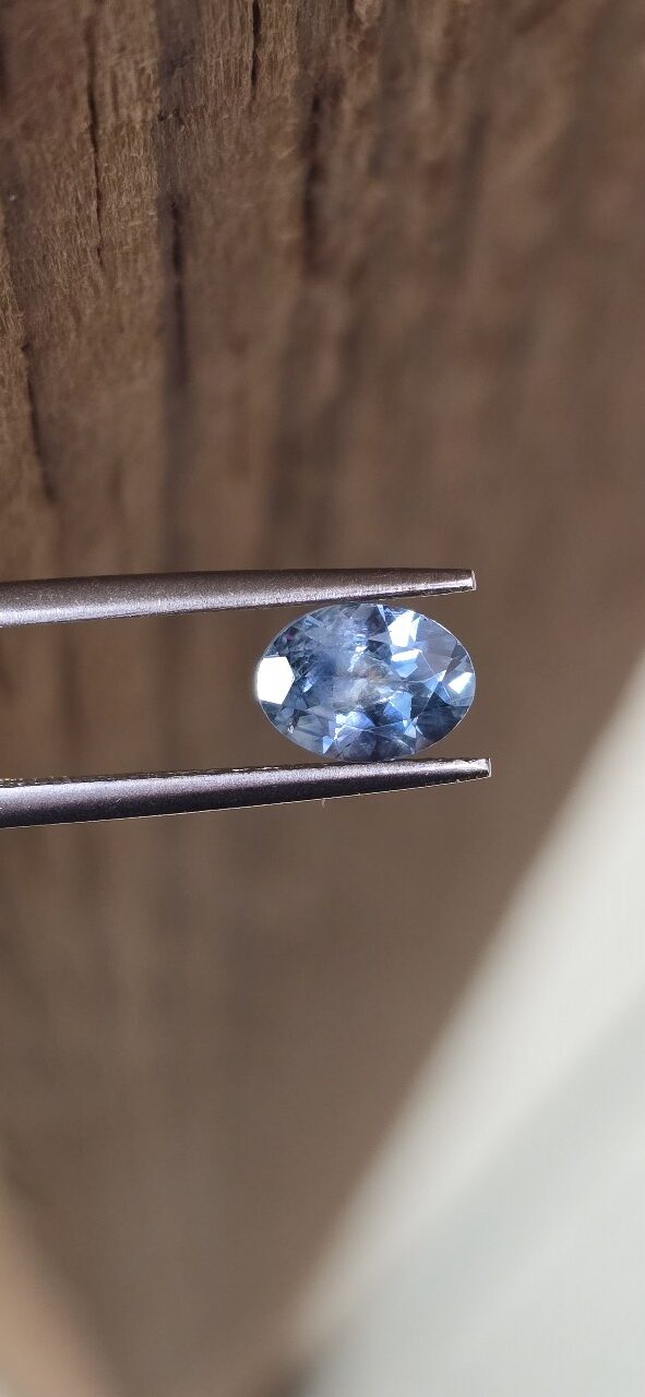 6.97x5.07x3.33mm oval Australian sapphire facet