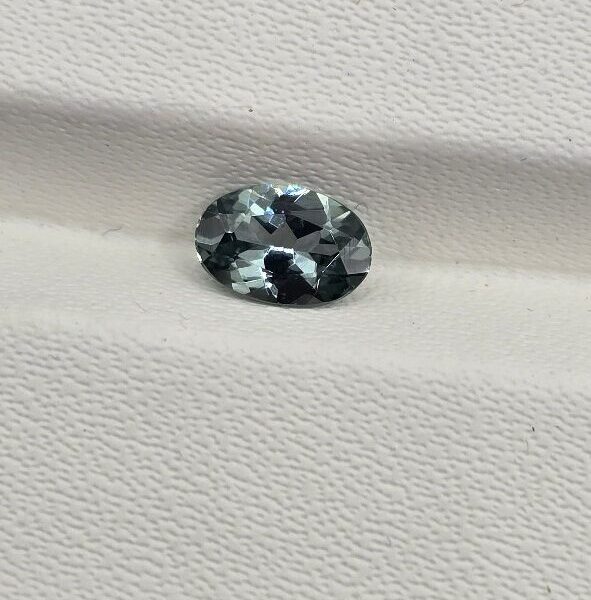 6.16x4.16x2.54mm oval Australian sapphire facet