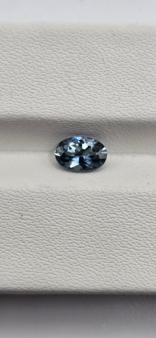 5.83x3.94x2.73mm oval Australian sapphire facet