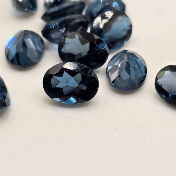 8x6mm oval-Cut, London-Blue Topaz Facet
