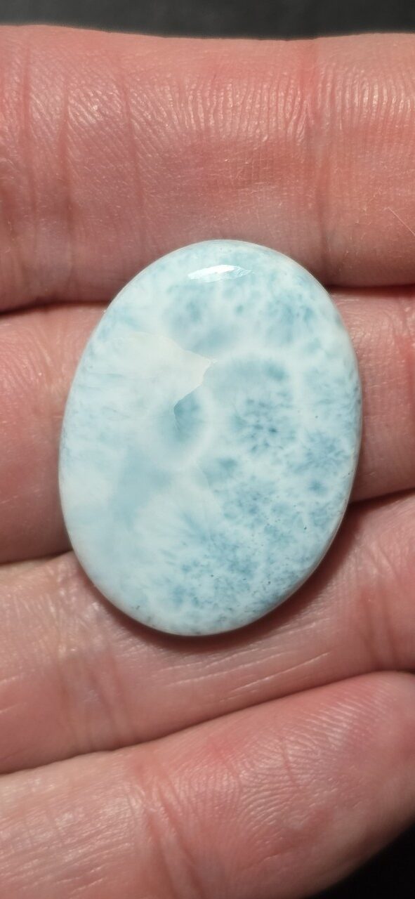 31x23mm AAA-grade larimar cabochon