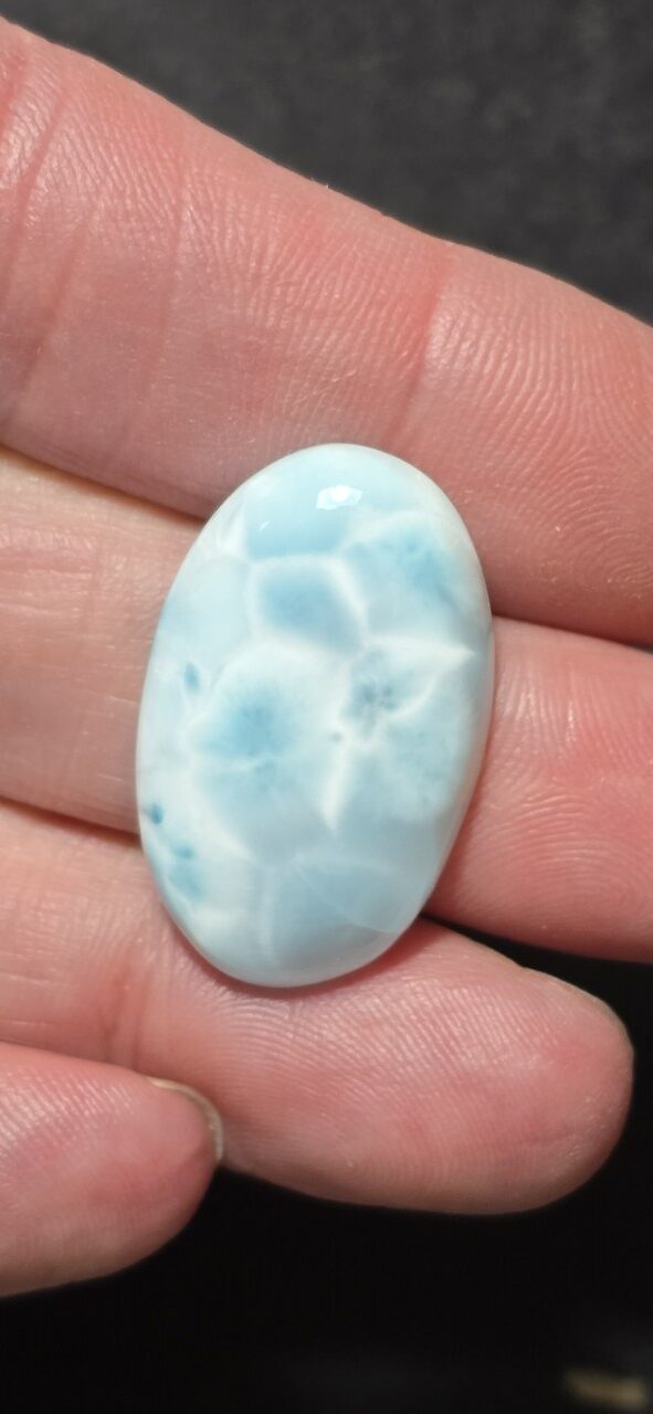 30x19mm AAA-grade larimar cabochon