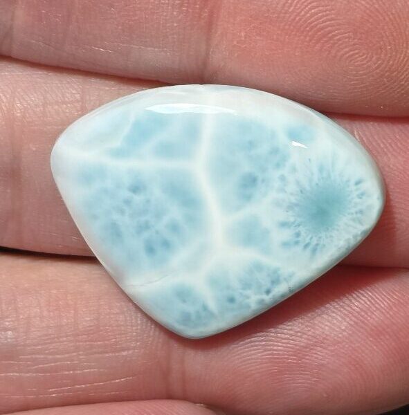 32x25mm AAA-grade larimar cabochon
