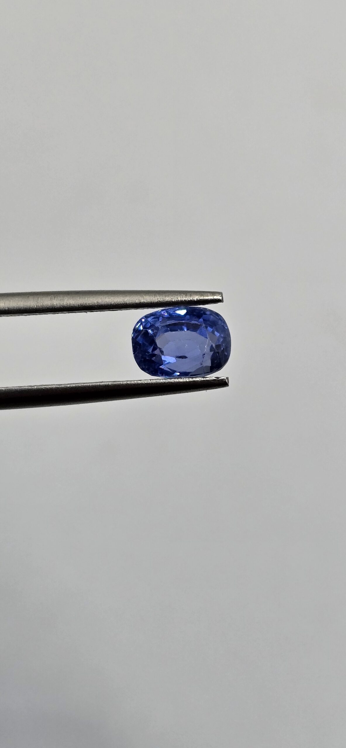 6.16x4.49x3.91mm Sri-lankan mixed oval sapphire facet