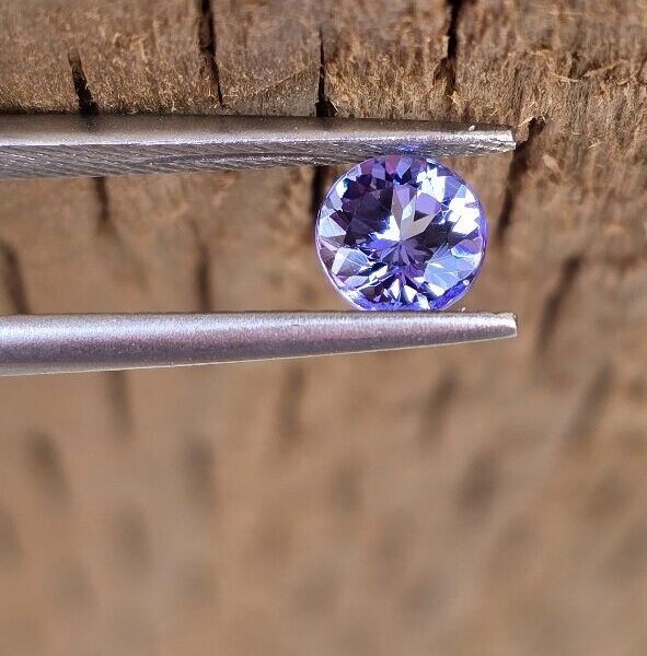 5.42x5.39x3.87mm round tanzanite facet