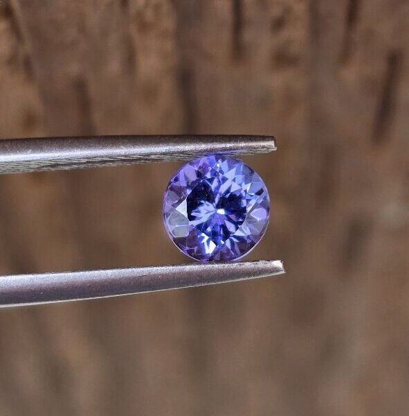 5.43x5.43x3.79mm round tanzanite facet