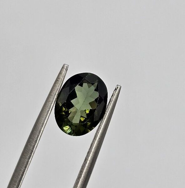 7.89x5.96x3.47mm oval Brazilian tourmaline facet