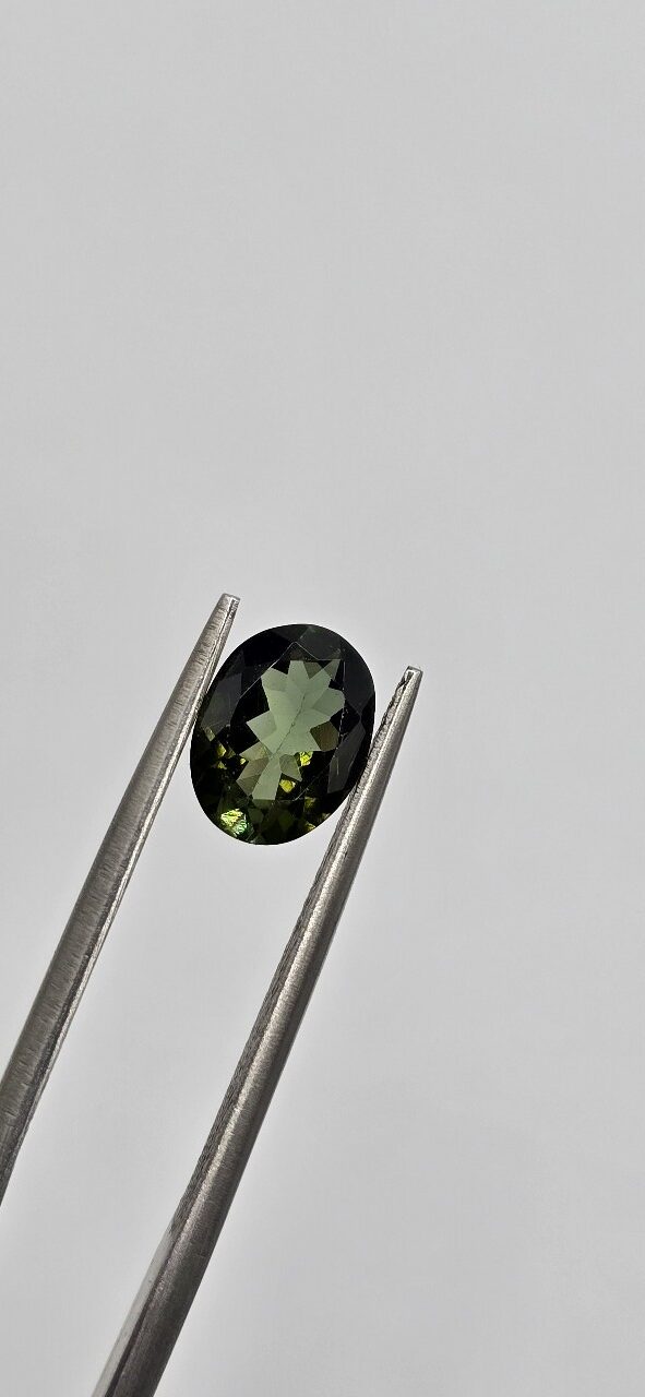 7.89x5.96x3.47mm oval Brazilian tourmaline facet