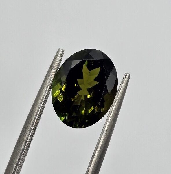 9.16x7.12x4.47mm oval Brazilian tourmaline facet