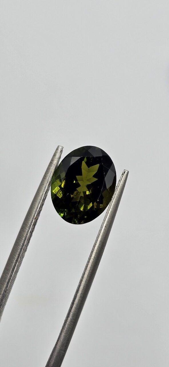 9.16x7.12x4.47mm oval Brazilian tourmaline facet