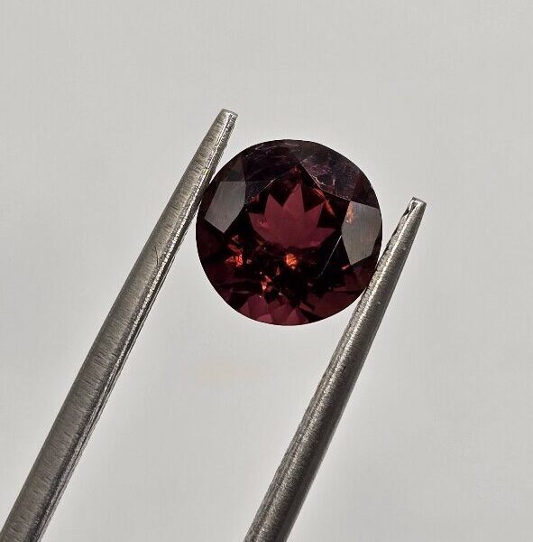 6.98x6.92x4.62mm round Brazilian tourmaline facet