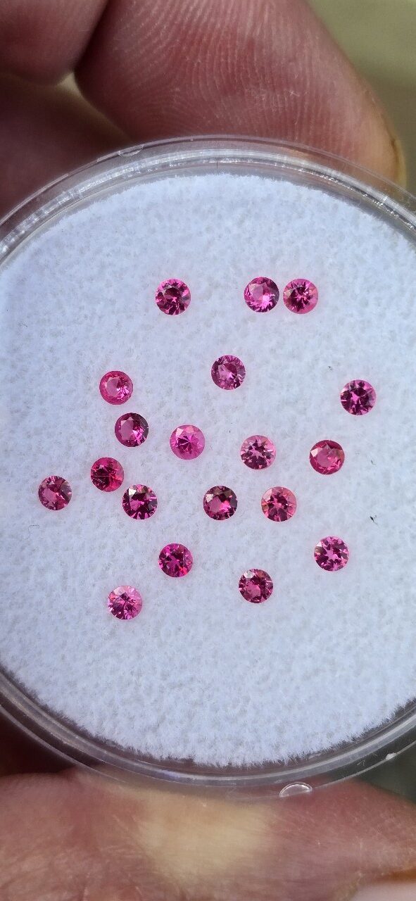 1ct parcel of 2.4mm electric pink spinel facets