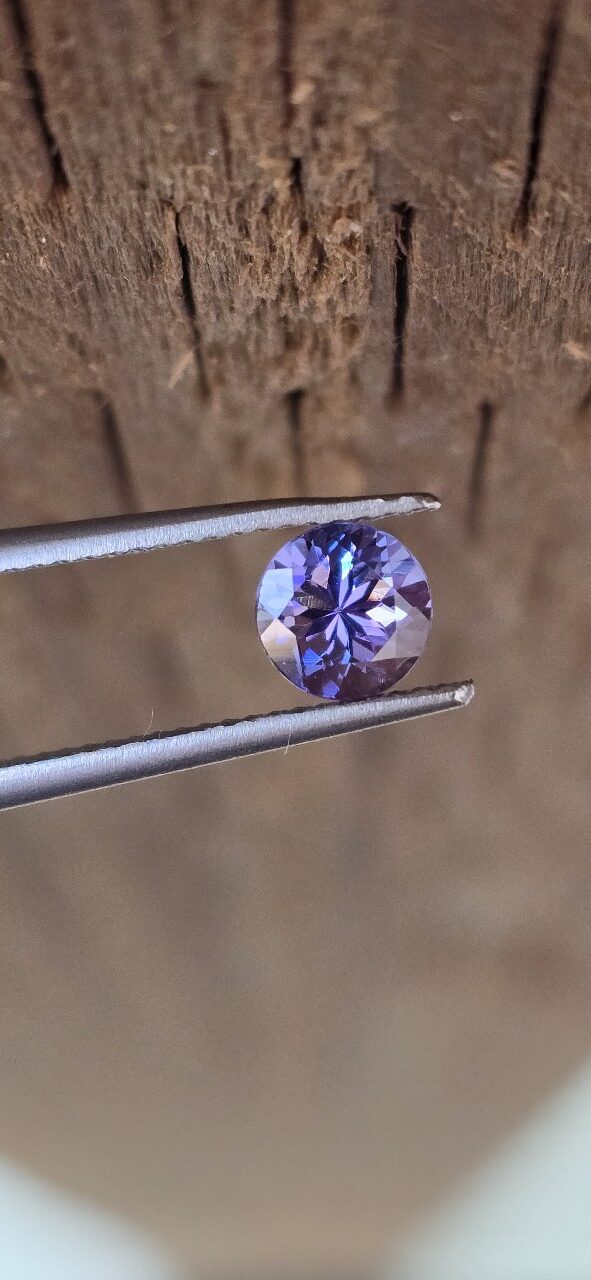 5.45x5.45x4.35mm round tanzanite facet