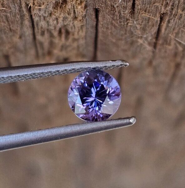 5.30x5.28x4.00mm round tanzanite facet
