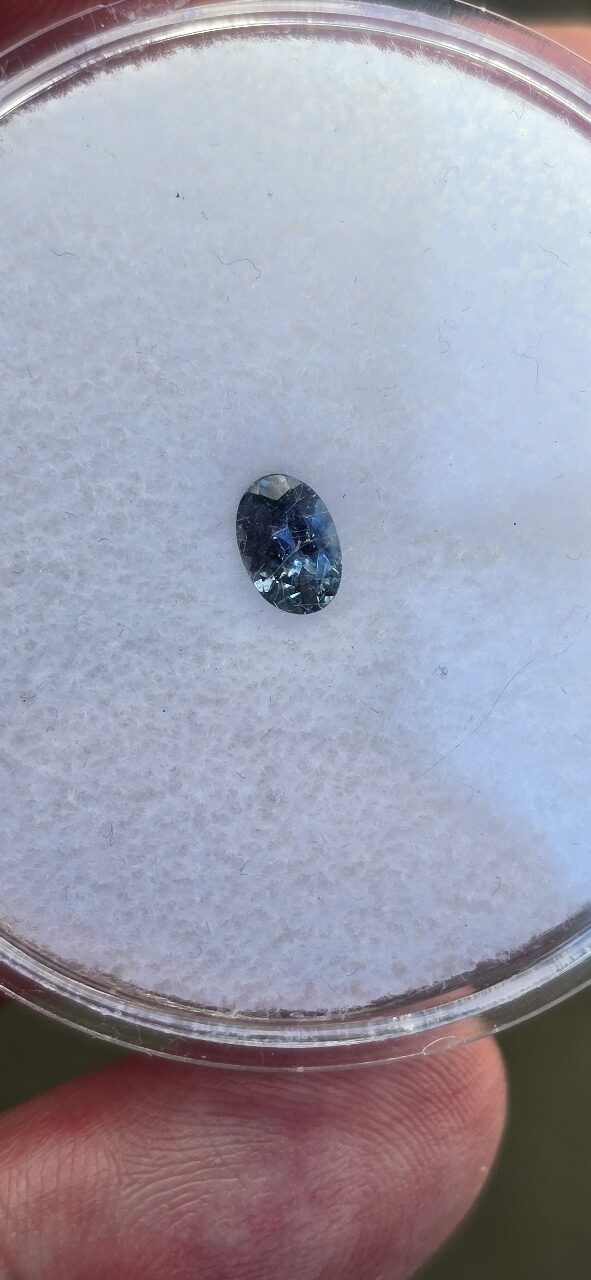 6.17x4.21x2.94mm oval Australian sapphire facet