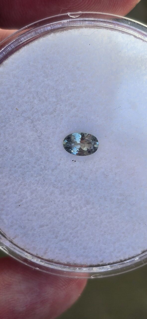 6.14x4.13x2.79mm oval Australian sapphire facet
