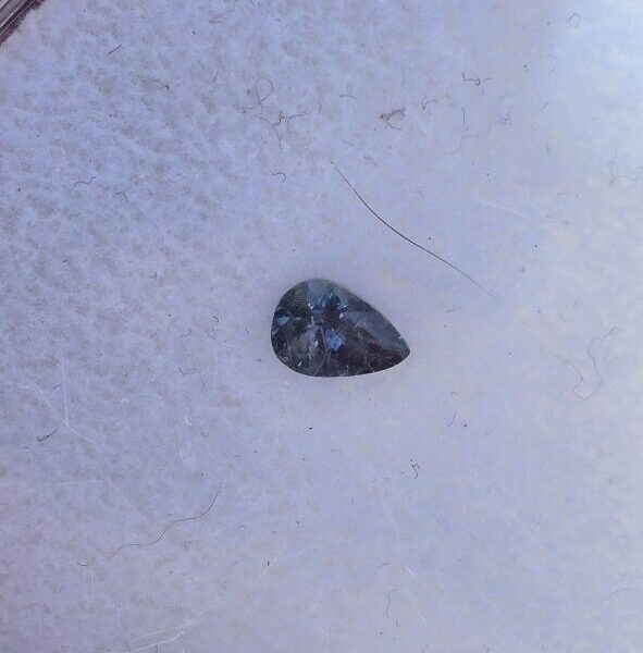 5.75x3.99x2.75mm pear Australian sapphire facet