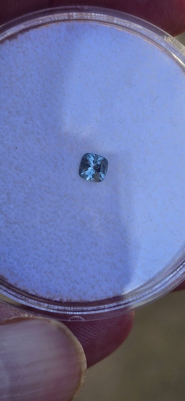 4.15x4.13x2.61mm cushion Australian sapphire facet