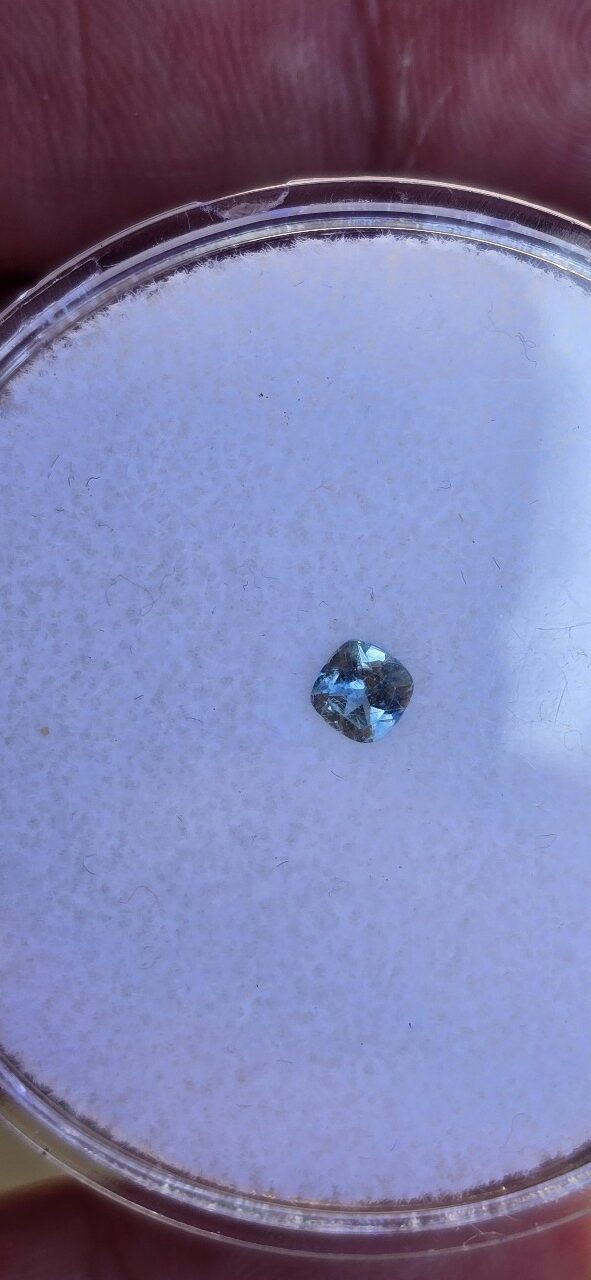 4.01x3.98x2.43mm cushion Australian sapphire facet