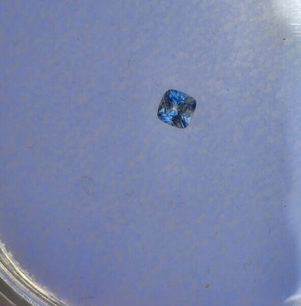 3.00x3.00x2.04mm cushion Australian sapphire facet