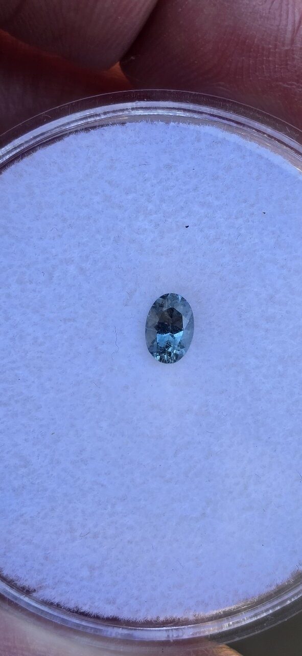 5.85x4.06x3.15mm oval Australian sapphire facet