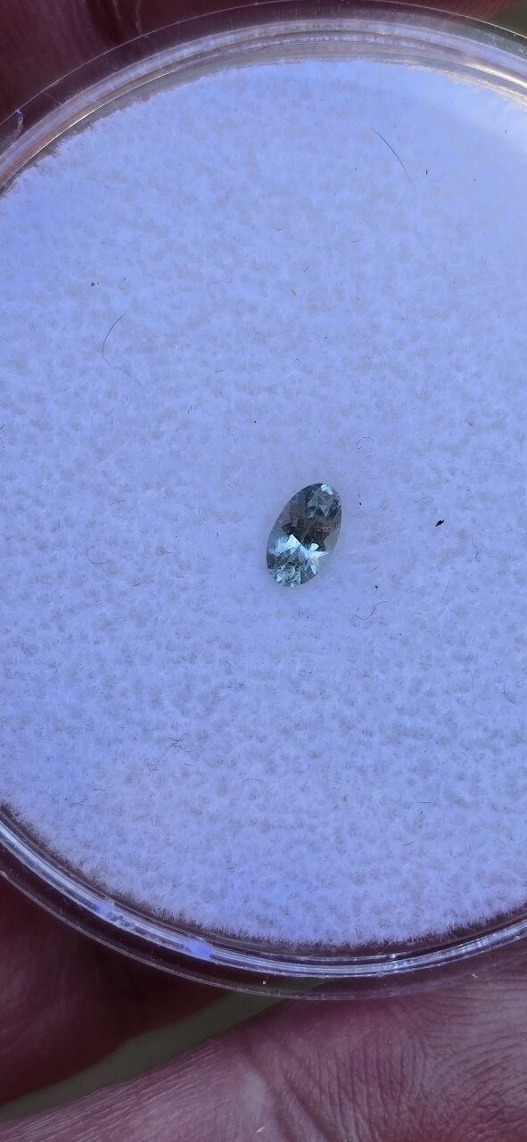 5.13x3.03x2.45mm oval Australian sapphire facet