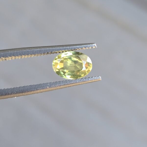 6.58x4.69x3.38mm oval Australian sapphire facet