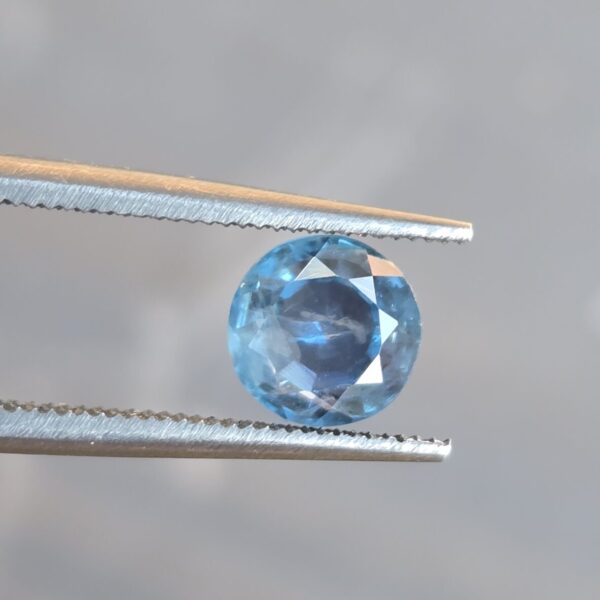 6.47x6.43x4.00mm round Australian sapphire facet