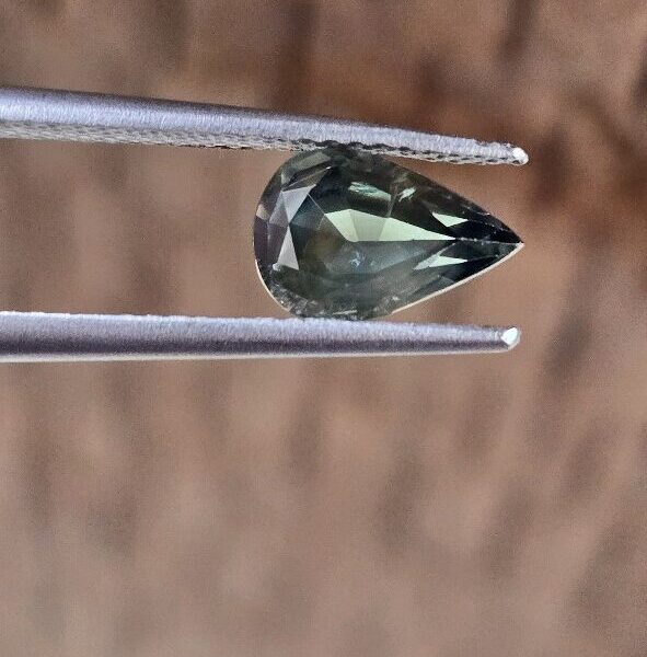 8.64x5.55x3.87mm pear Australian sapphire facet