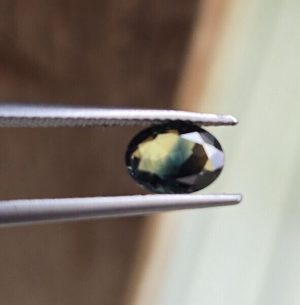 7.33x5.51x2.60mm oval Australian sapphire facet