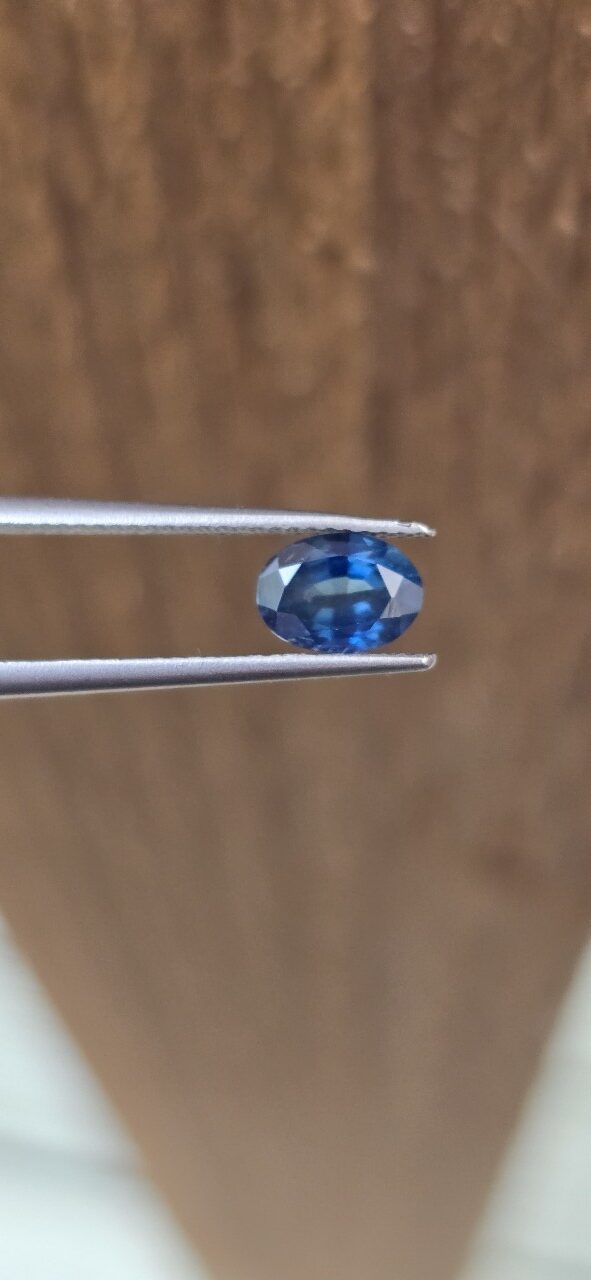 7.51x5.51x3.60mm oval Australian sapphire facet