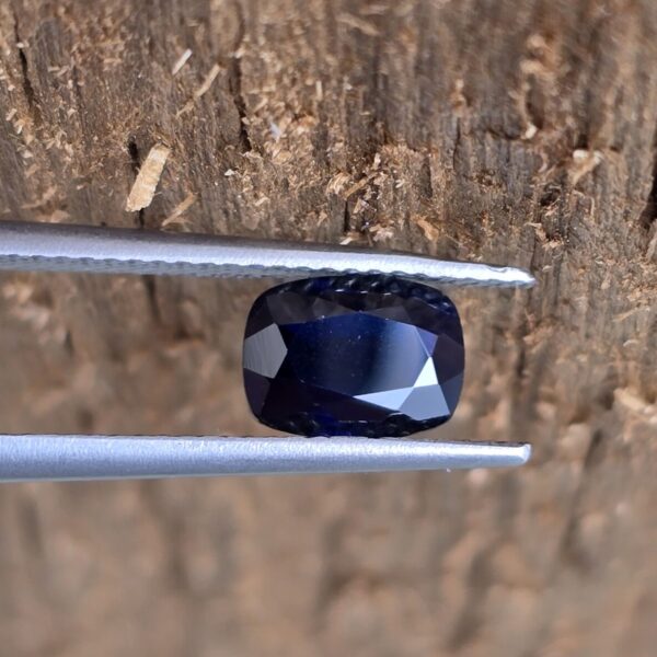 7.50x5.50x3.28mm cushion Australian sapphire facet