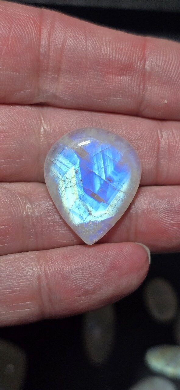 27x22mm moonstone cabochon