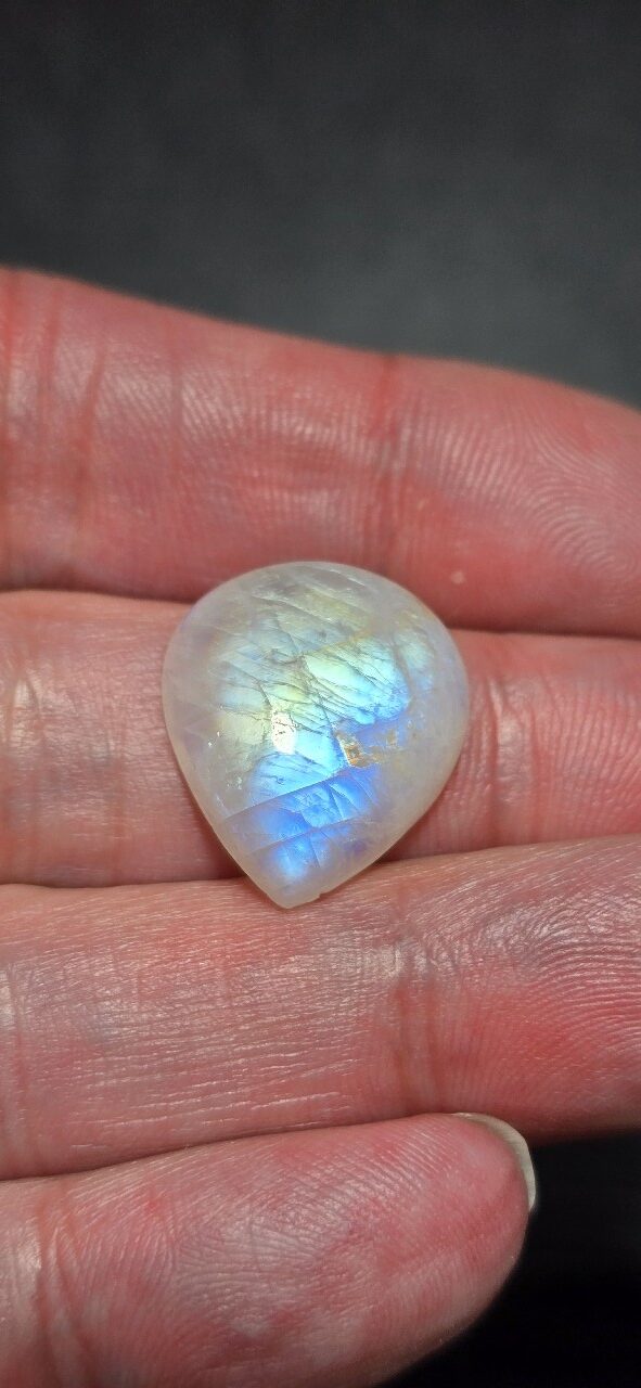 21x18mm moonstone cabochon