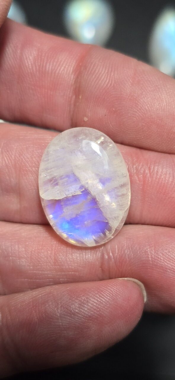 23x17mm moonstone cabochon