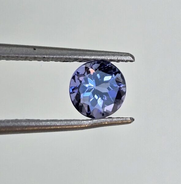 5.32x5.29x3.92mm round tanzanite facet