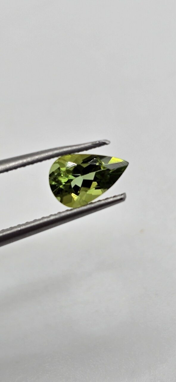 7.71x5.01x4.14mm pear Brazilian tourmaline facet