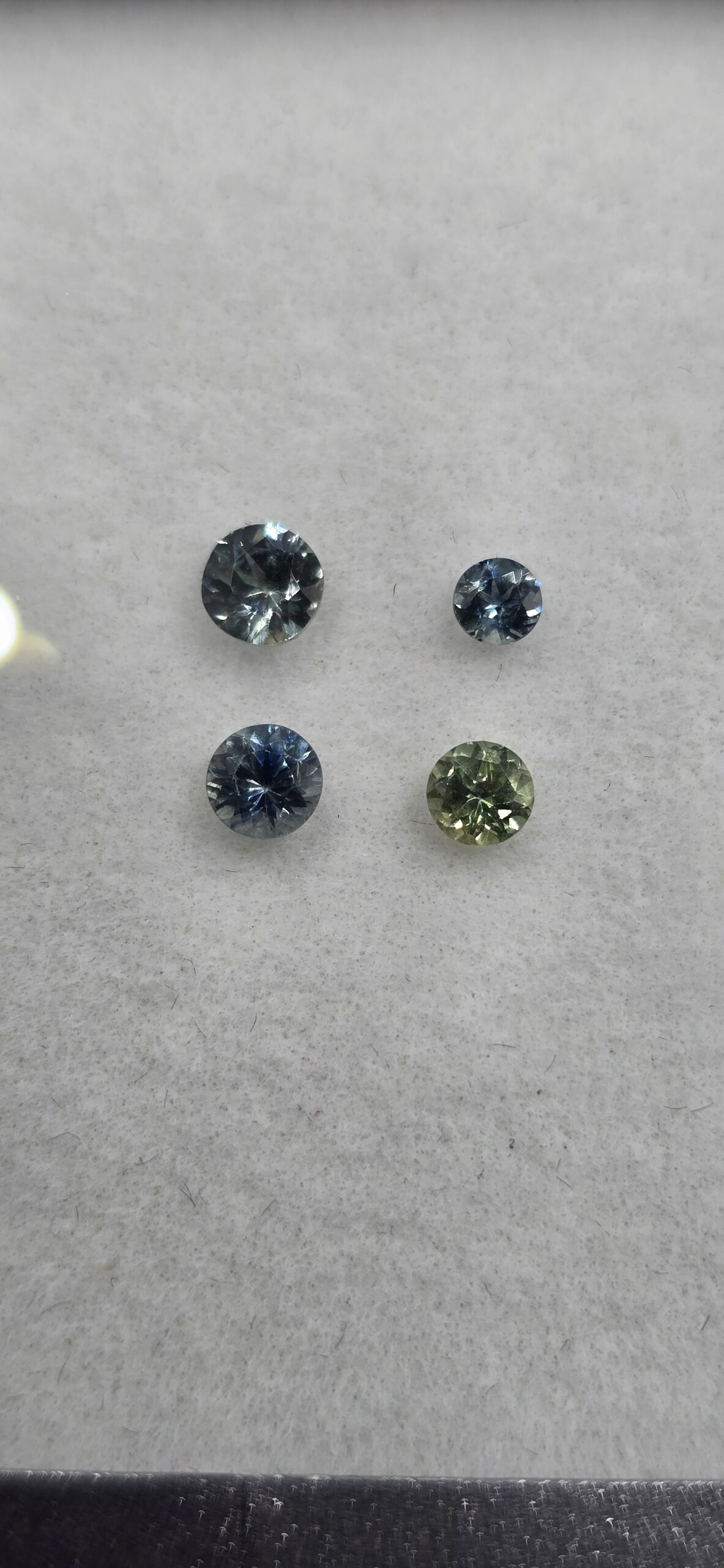 1ct parcel of 2.92-4.04mm round Australian sapphire facets