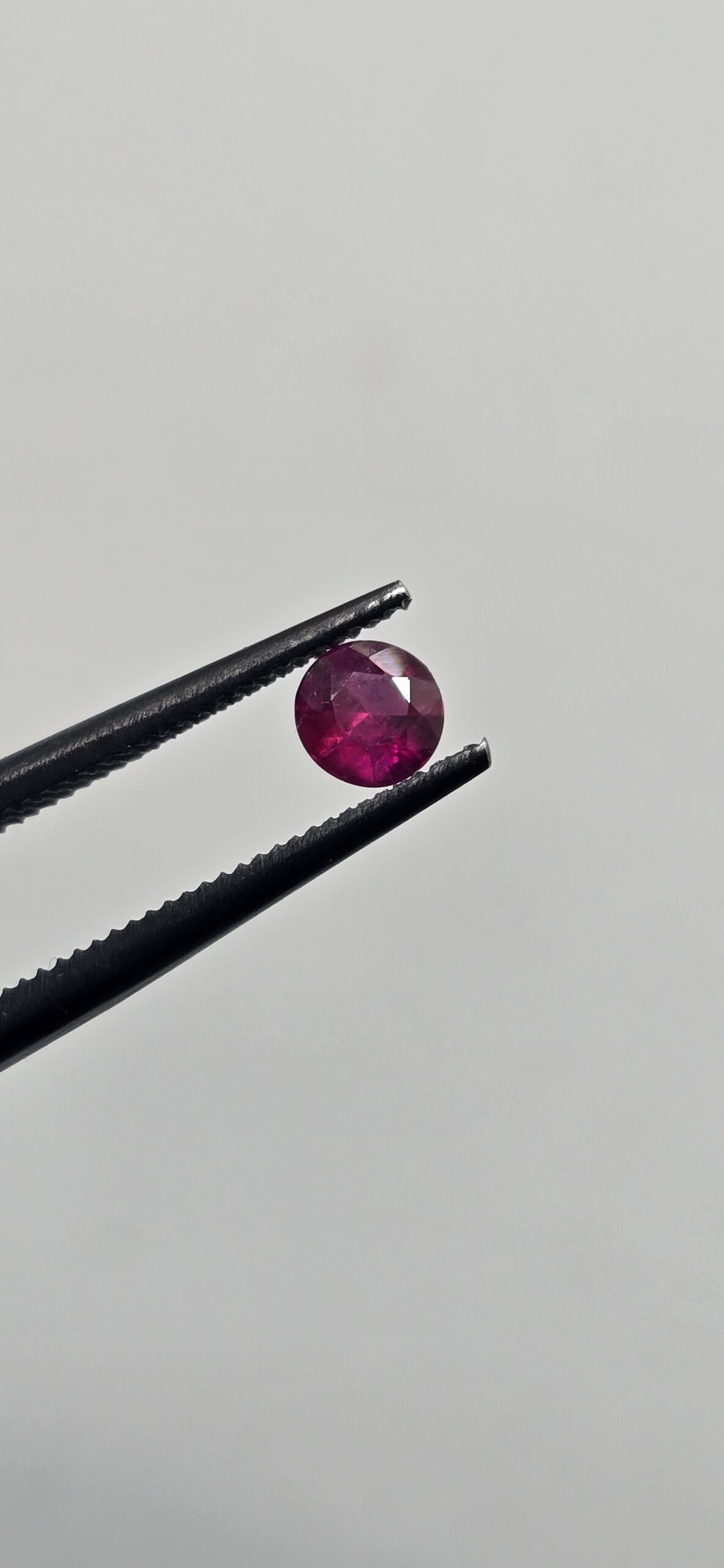 4.04x3.97x2.04mm round Mozambique ruby facet