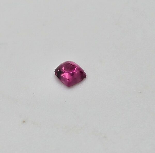 3.07x2.97x2.08mm spinel sugarloaf-cut cabochon