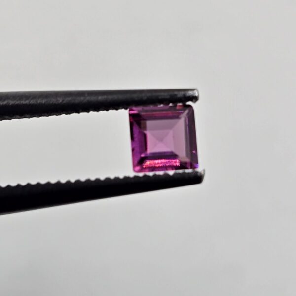 2.5mm square/princess purple rhodolite garnet facet