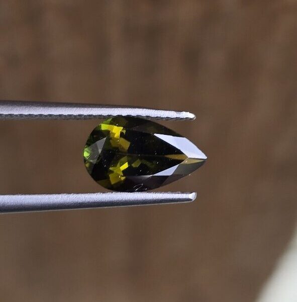 10.17x6.24x4.04mm pear Brazilian tourmaline facet