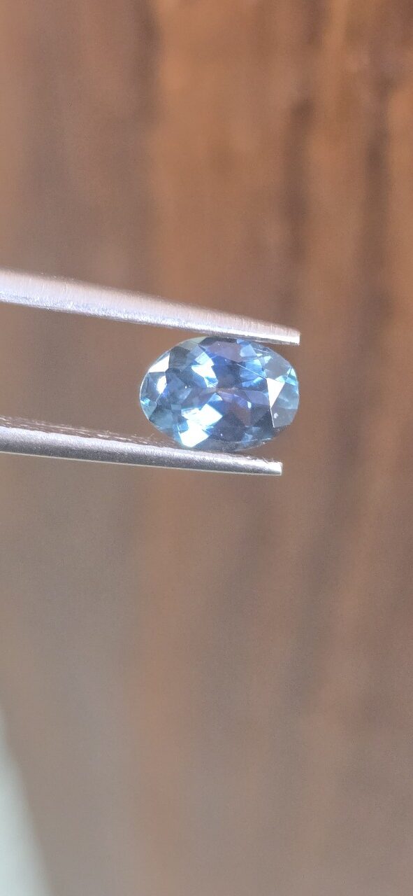 6.94x5.01x3.25mm oval Australian sapphire facet