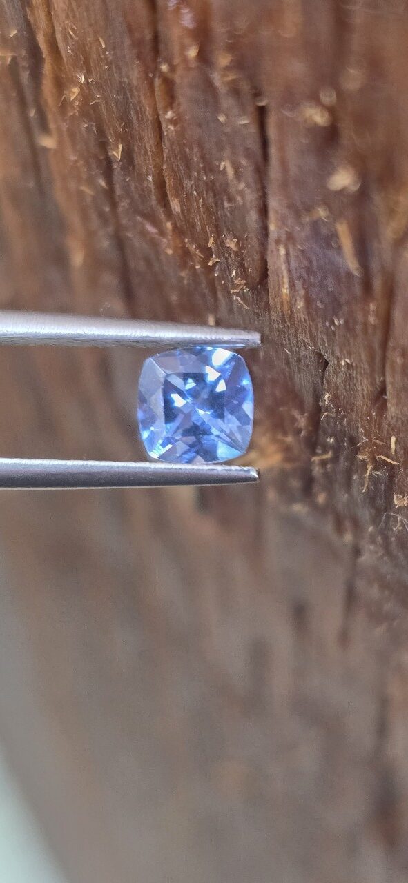 5.19x5.15x3.37mm cushion Australian sapphire facet