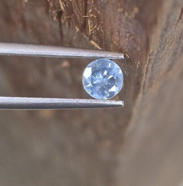 4.49x4.47x2.72mm round Australian sapphire facet