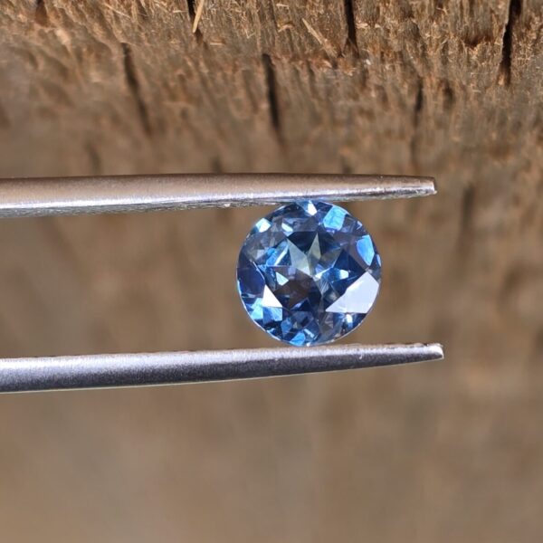 5.99x5.94x3.29mm round Australian sapphire facet